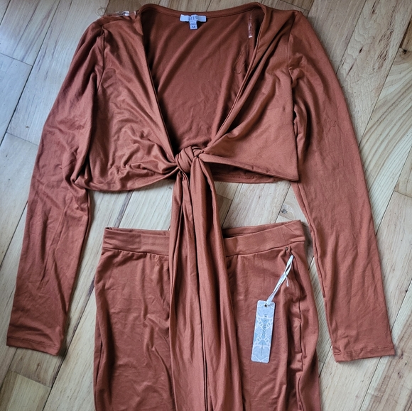 Matching Set - Picture 2 of 6